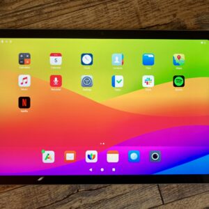 The Murena Pixel Tablet with some apps downloaded.